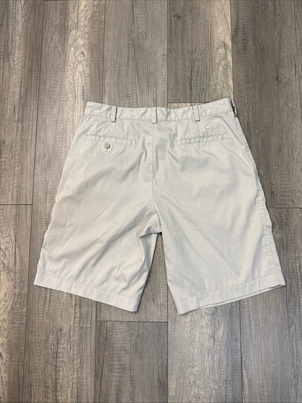Nike Men's Beige Golf Shorts - Picture 3 of 7